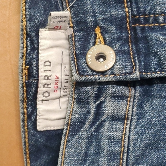 Torrid jeans women's size 16T 16 tall blue distressed holes rips ripped … - Picture 5 of 12